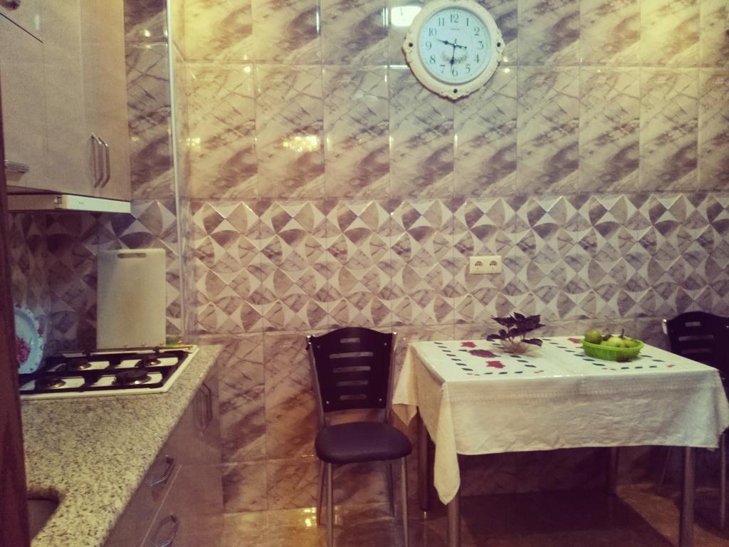 Tamar'S Apartment On Inasaridze 7A บาทูมิ ภายนอก รูปภาพ