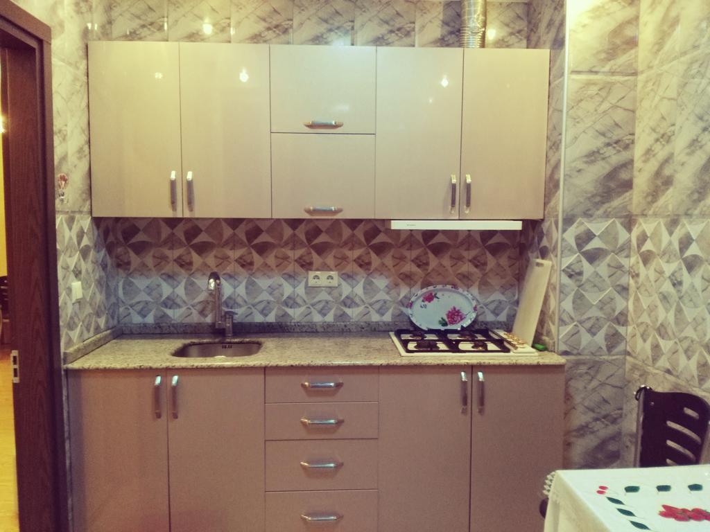 Tamar'S Apartment On Inasaridze 7A บาทูมิ ภายนอก รูปภาพ
