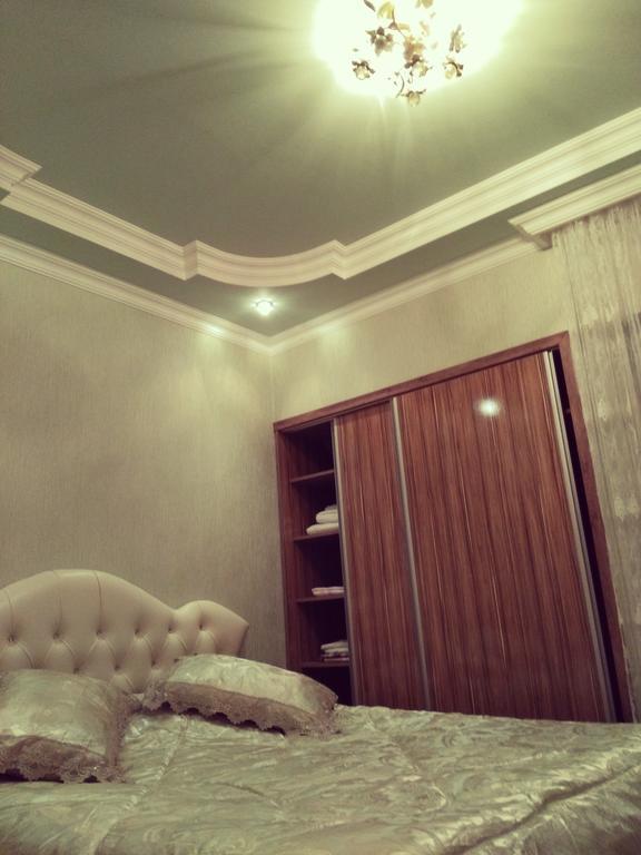 Tamar'S Apartment On Inasaridze 7A บาทูมิ ภายนอก รูปภาพ